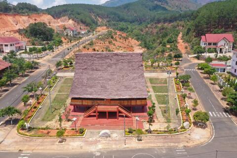 Nhà Rông trên đia bàn xã Tu Mơ Rông