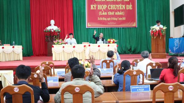 Kỳ họp Chuyên đề lần thứ nhất Hội đồng nhân dân xã khoá XIV, nhiệm kỳ 2021-2026.